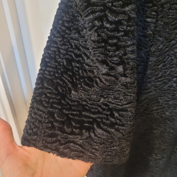 Elegant Black Women's Coat - Picture 9 of 12